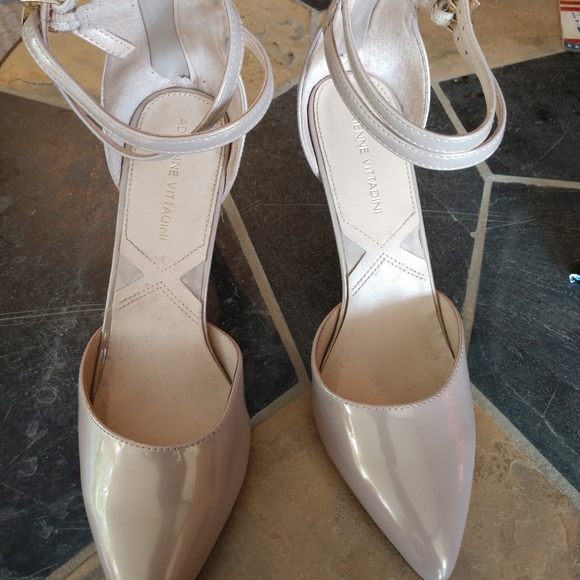 Adrianne Vittadini Pumps - Picture 2 of 6